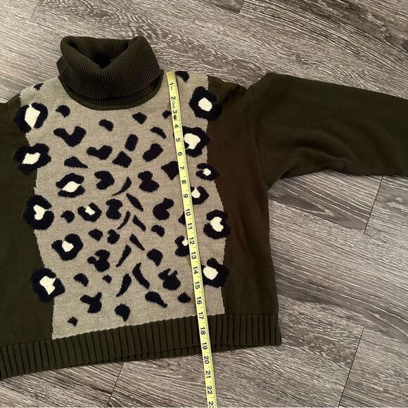 Escada Olive Green Leopard Turtleneck Sweatwer - Picture 8 of 11